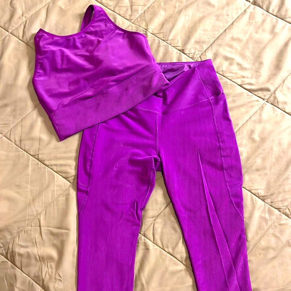 Beautiful Ladies Calia By Carrie Underwood Workout Bra/Leggings Set